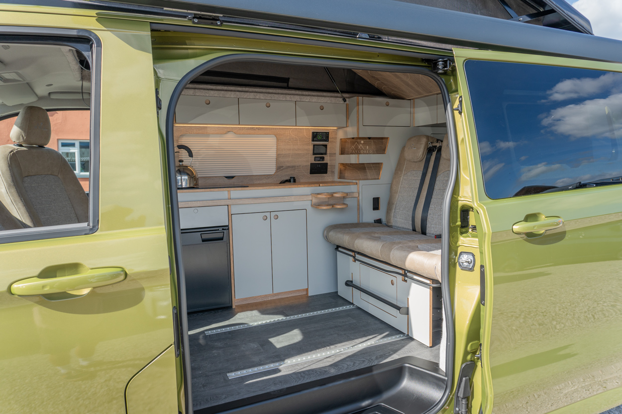 Volkswagen T7 Commerce Pro 150bhp T32 - Offtrail High details