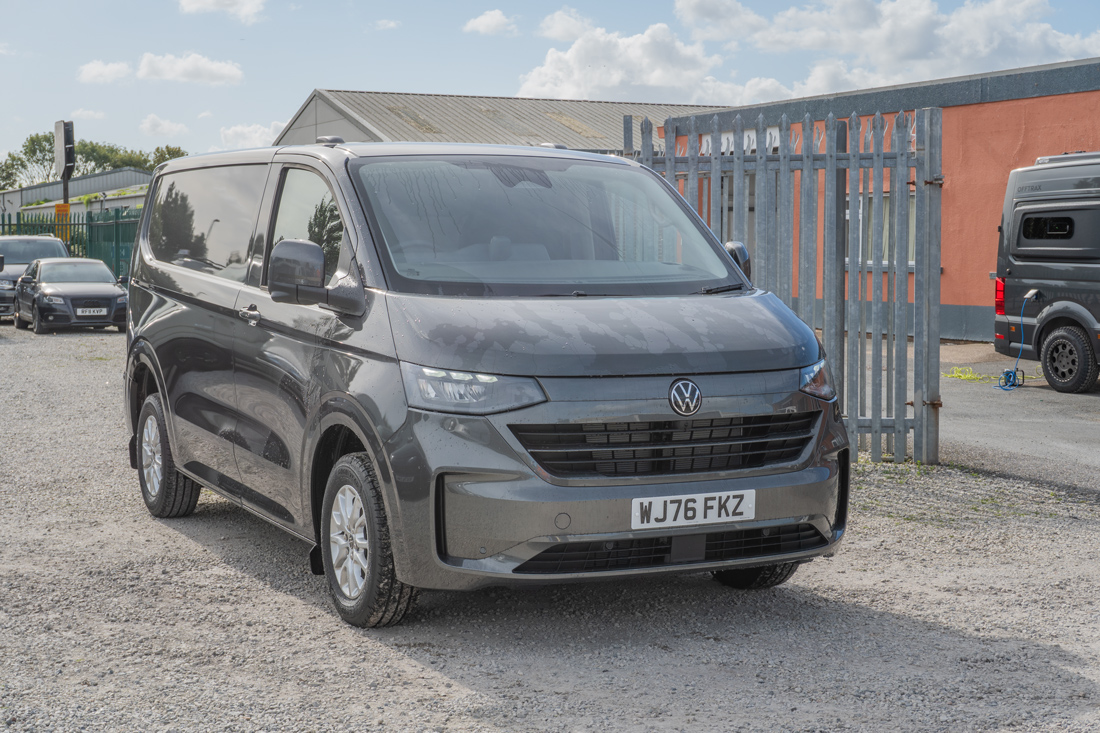 Volkswagen T7 Commerce Pro 150bhp T32 details