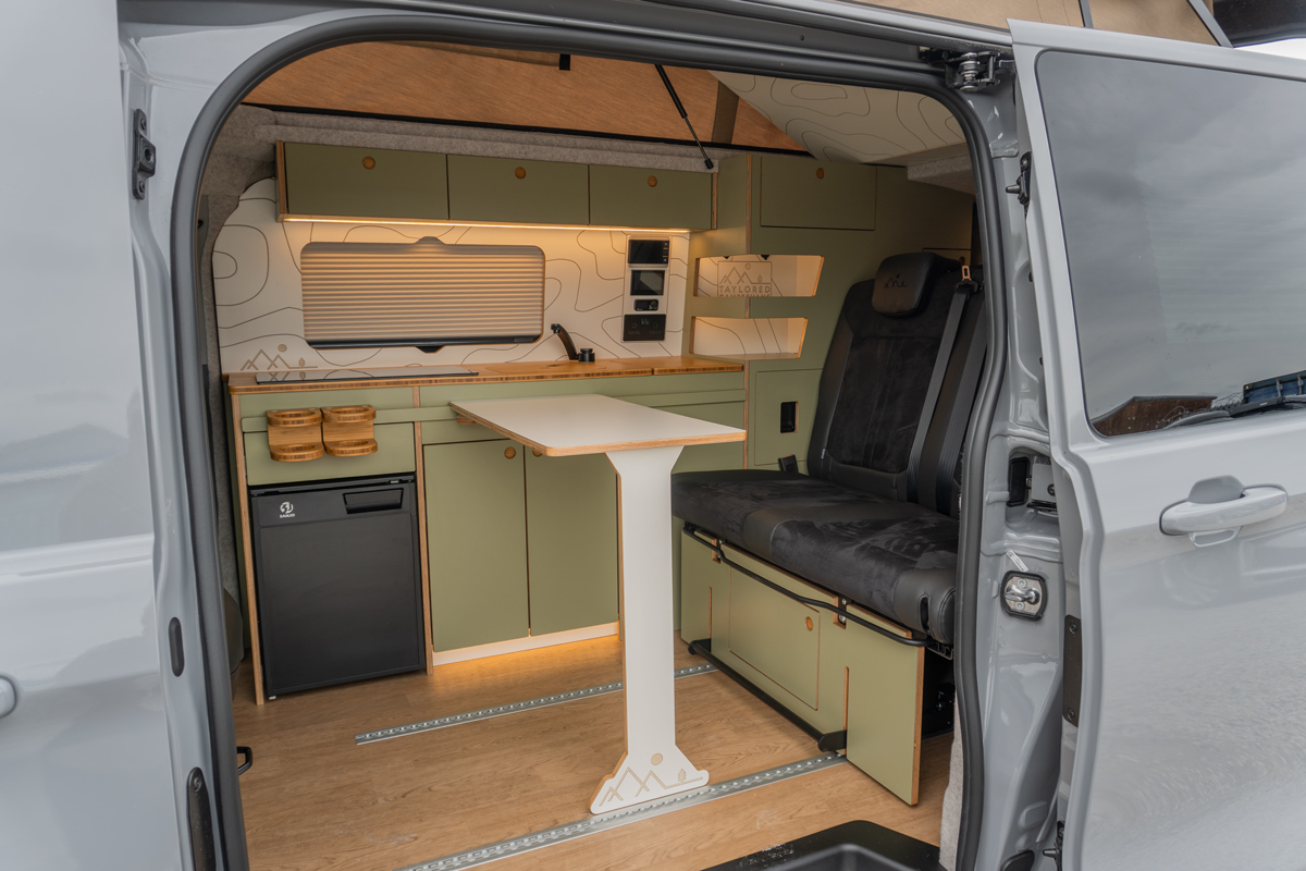 Volkswagen T32 T7 Commerce Pro - Offtrail High details